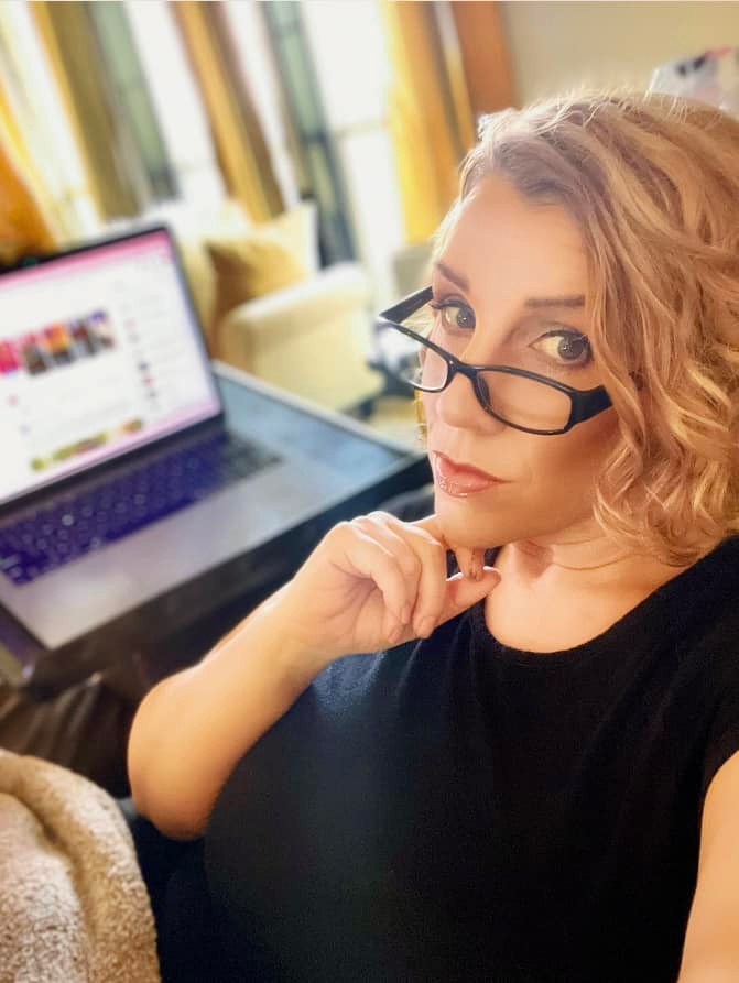 Meet Sarah Grace - CanvasRebel Magazine