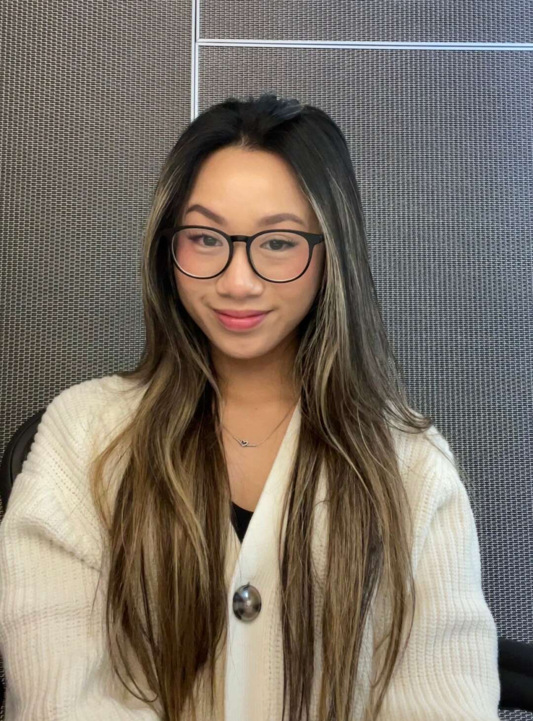 Meet Elise Pham – CanvasRebel Magazine