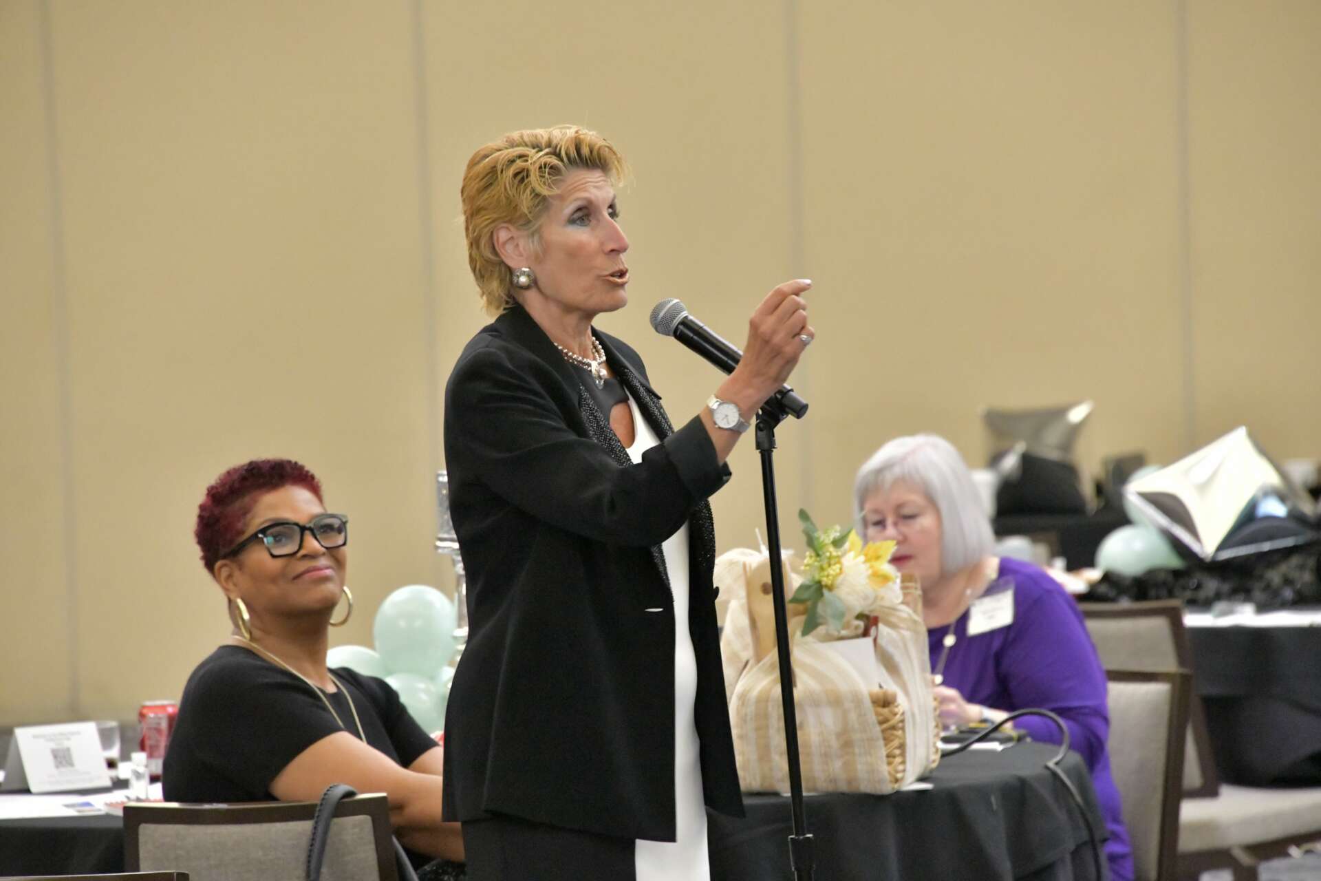 Meet Bonnie LowKramen CanvasRebel Magazine