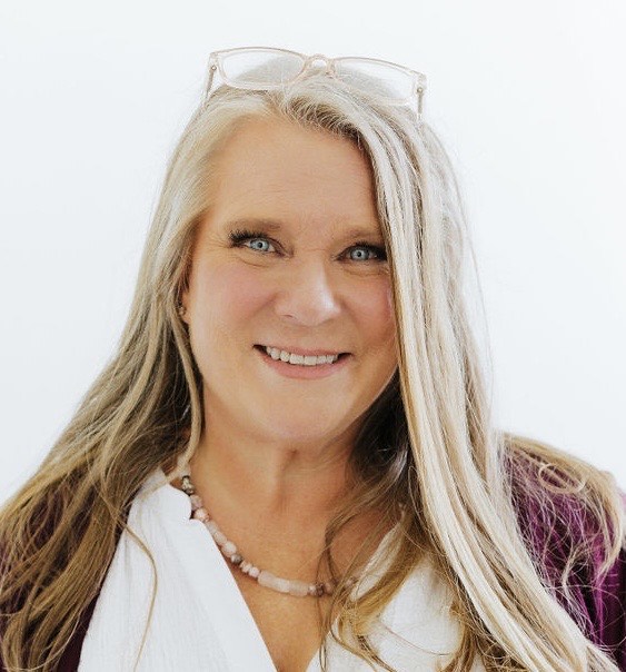 Meet Annah Elizabeth